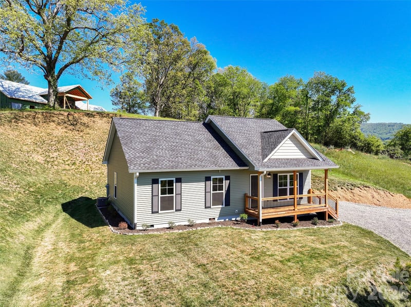 373 Barefoot Rg, Clyde, NC 28721