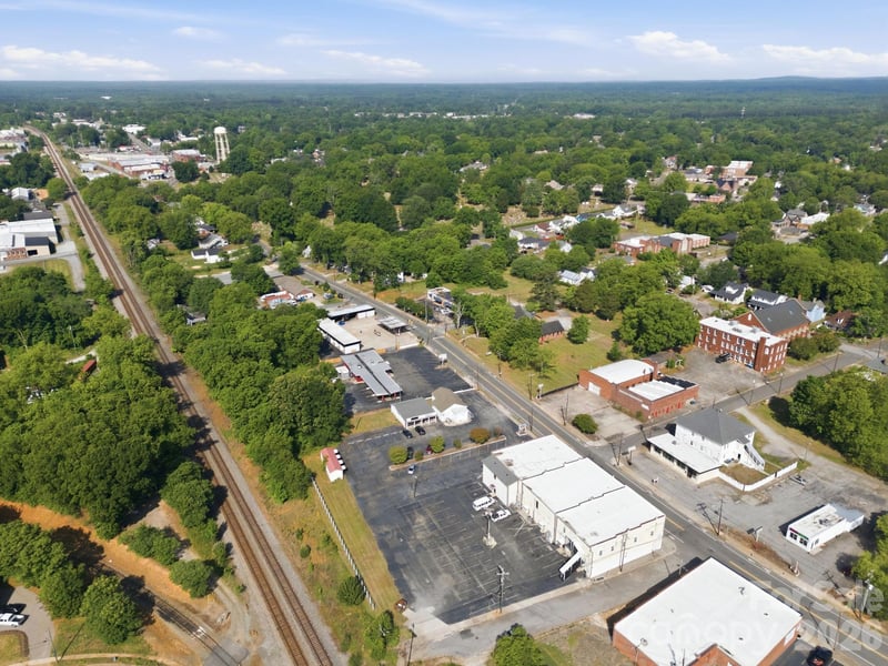 909 S Main St #102, Salisbury, NC 28144