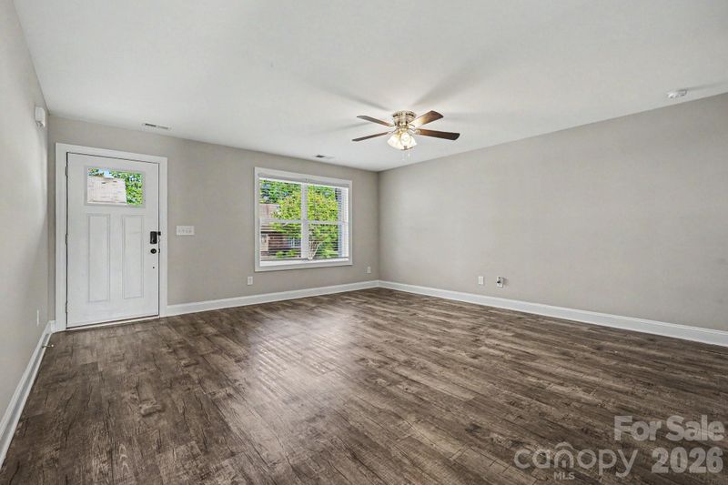 1573 Mayfair Dr, Conover, NC 28613