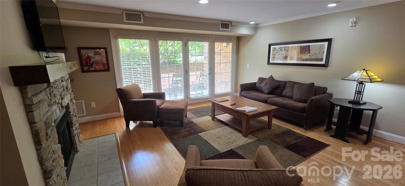 209 Bowling Park Rd, Asheville, NC 28803