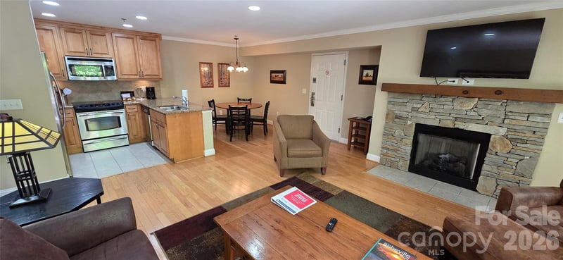 209 Bowling Park Rd, Asheville, NC 28803