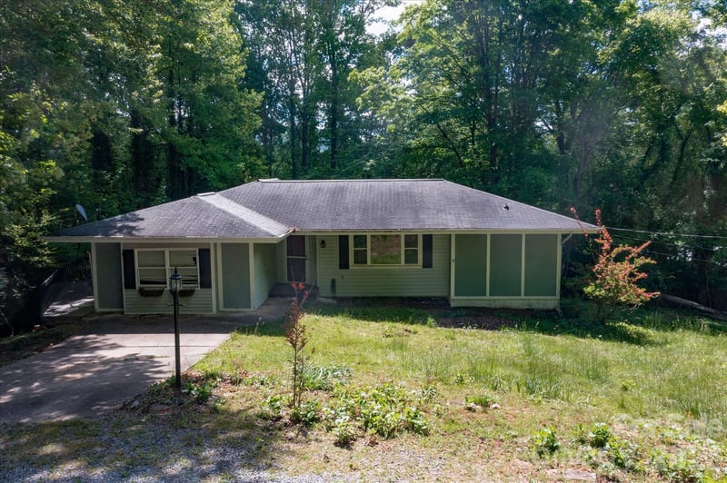 147 Barberry Heights Dr, Brevard, NC 28712