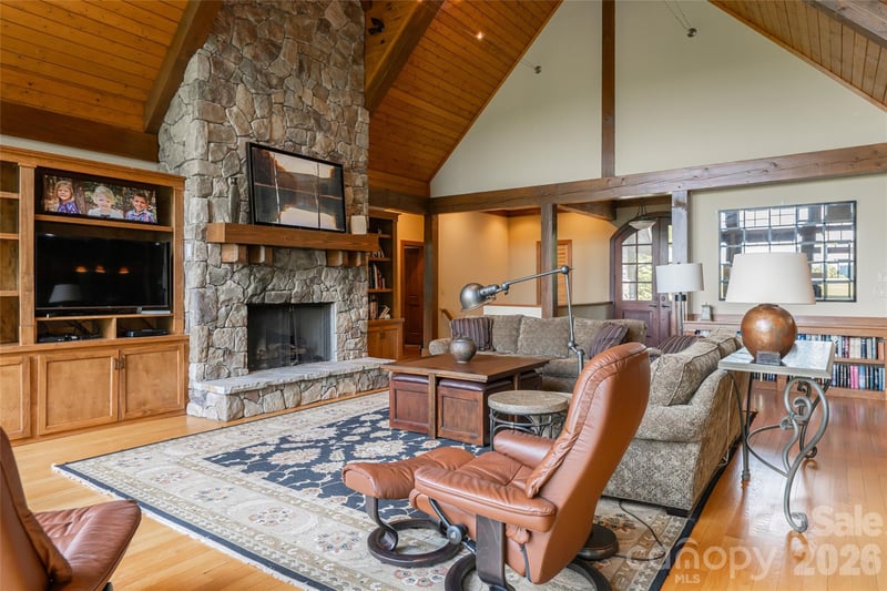211 Boulder Ridge Dr, Hendersonville, NC 28792