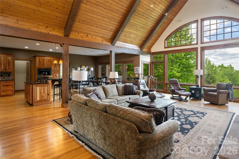 211 Boulder Ridge Dr, Hendersonville, NC 28792