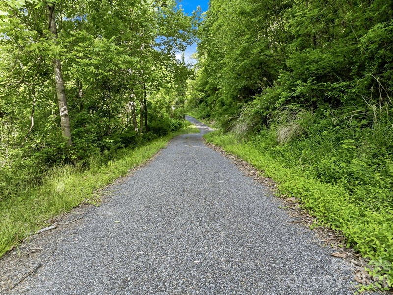948 Cove Creek Ln, Mars Hill, NC 28754