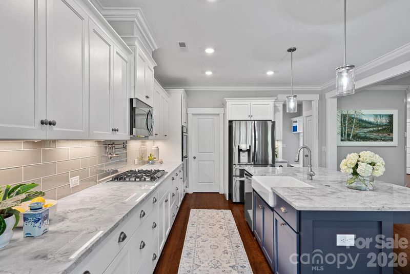 6132 Sandy Point Ln, Belmont, NC 28012
