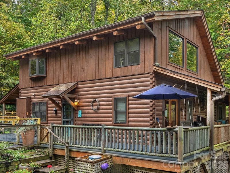 102 Carriage Dr, Fairview, NC 28730