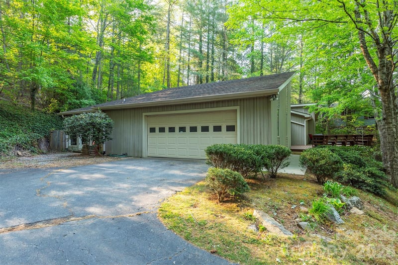 58 Ballantree Dr, Asheville, NC 28803