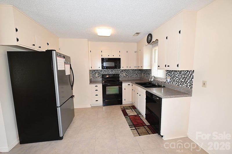 4445 Sulphur Springs Rd NE, Hickory, NC 28601