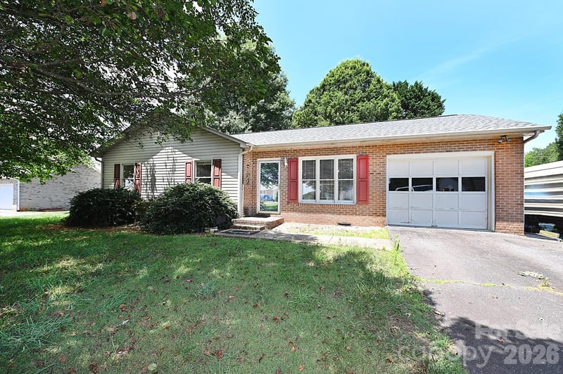 4445 Sulphur Springs Rd NE, Hickory, NC 28601