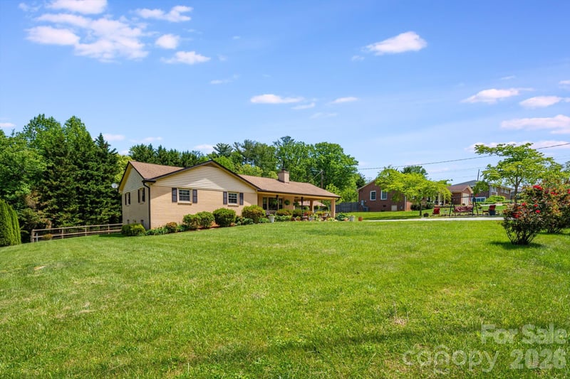 458 Beach Dr, Hendersonville, NC 28792