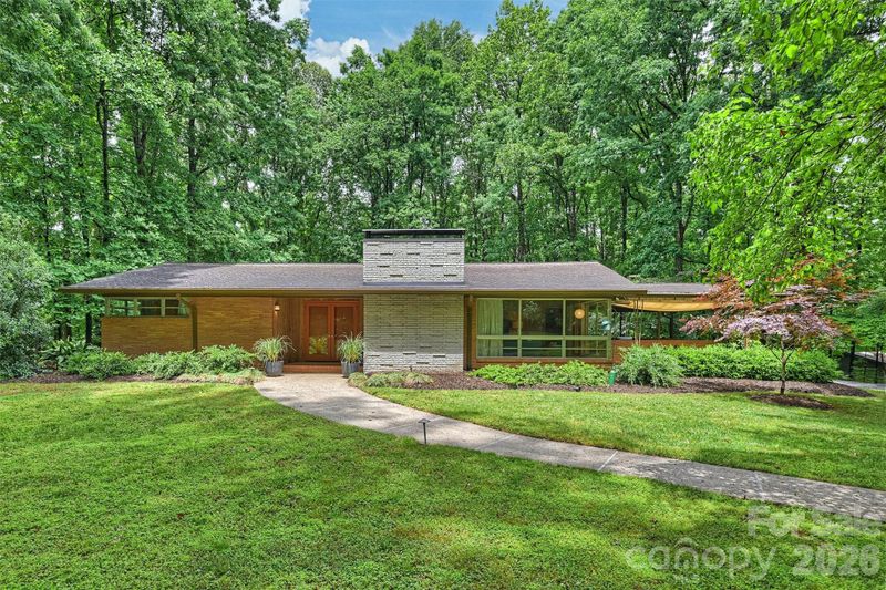 1916 Fair Forest Dr, Matthews, NC 28105