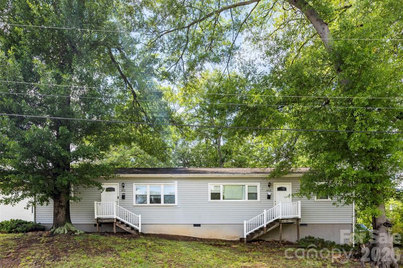 414 E Wilkins St, Dallas, NC 28034