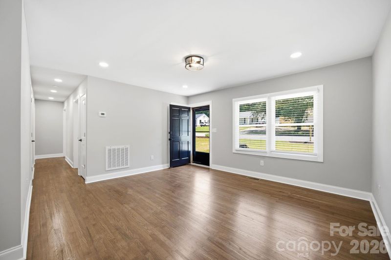 413 E Mclelland Ave, Mooresville, NC 28115