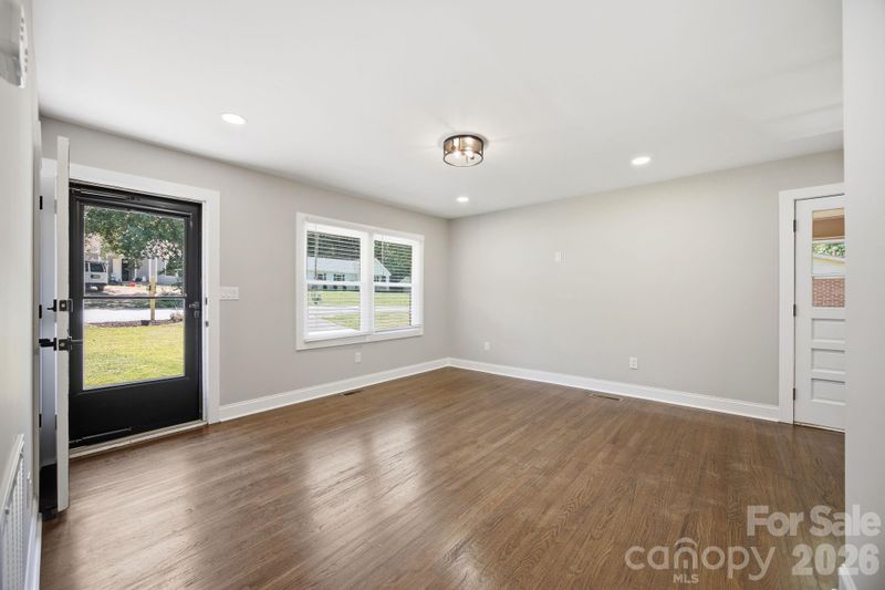 413 E Mclelland Ave, Mooresville, NC 28115