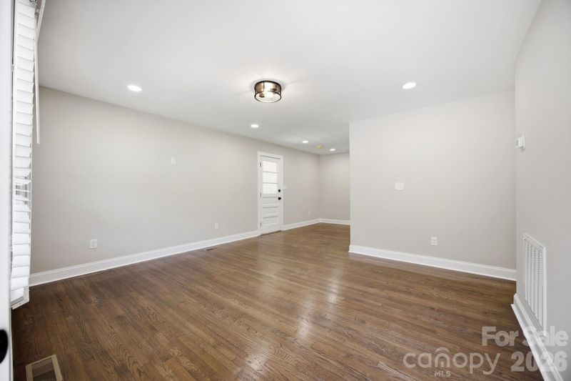 413 E Mclelland Ave, Mooresville, NC 28115