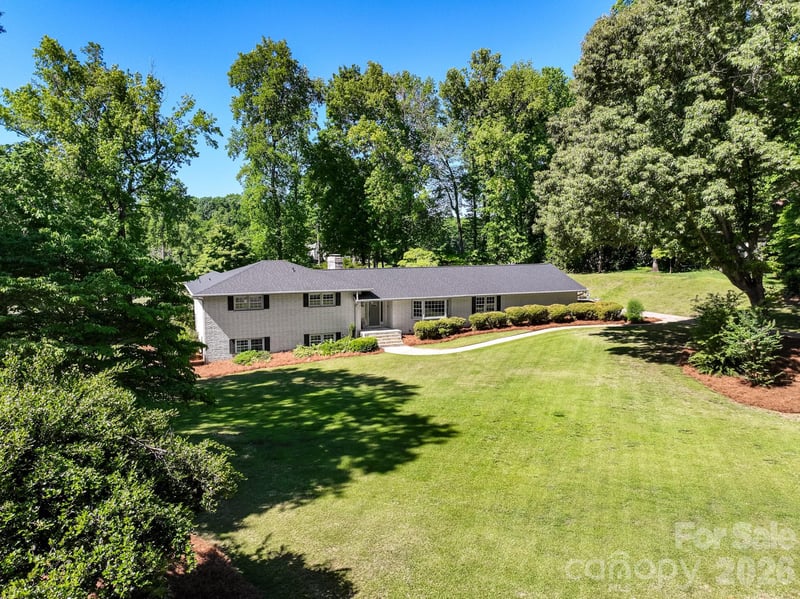 3713 Saint Regis Dr, Gastonia, NC 28056