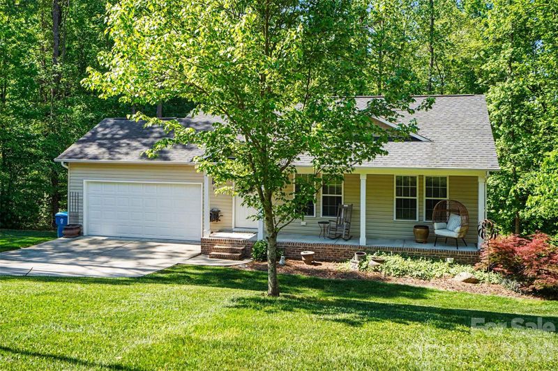 7250 Empire Dr, Mount Pleasant, NC 28124