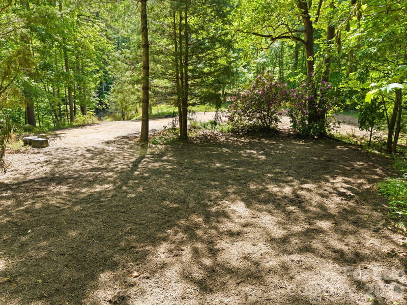 31 White Bridge Rd, Weaverville, NC 28787