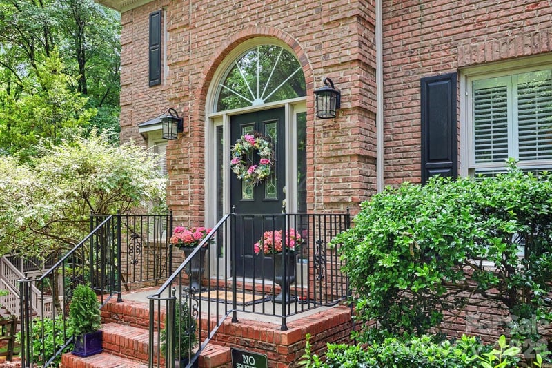 1218 Gateshead Ln, Matthews, NC 28105