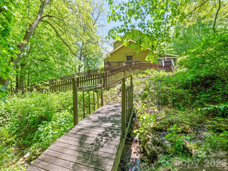 300 Kelly Springs Rd, Waynesville, NC 28786