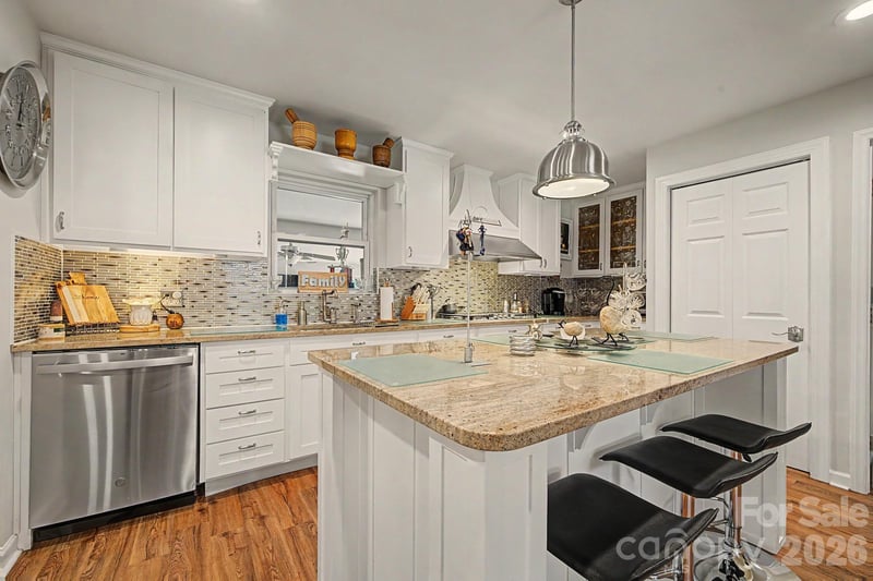 5127 Hoover Dr, Charlotte, NC 28269