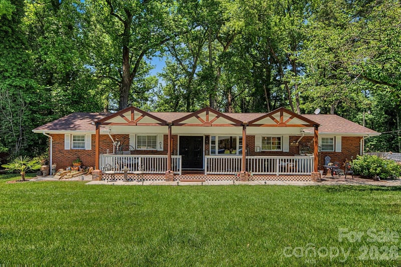 5127 Hoover Dr, Charlotte, NC 28269