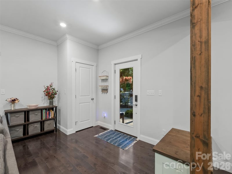 100 Hibriten Dr, Asheville, NC 28801