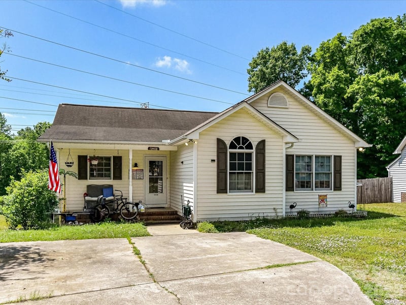 1472 Ridgewood Dr, Concord, NC 28027