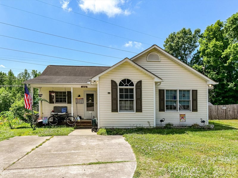 1472 Ridgewood Dr, Concord, NC 28027