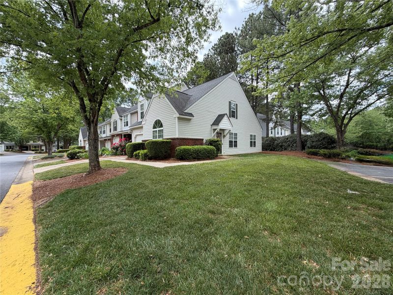 10206 University Park Ln, Charlotte, NC 28213