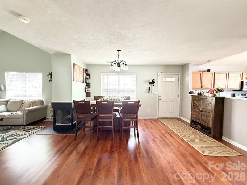 10206 University Park Ln, Charlotte, NC 28213