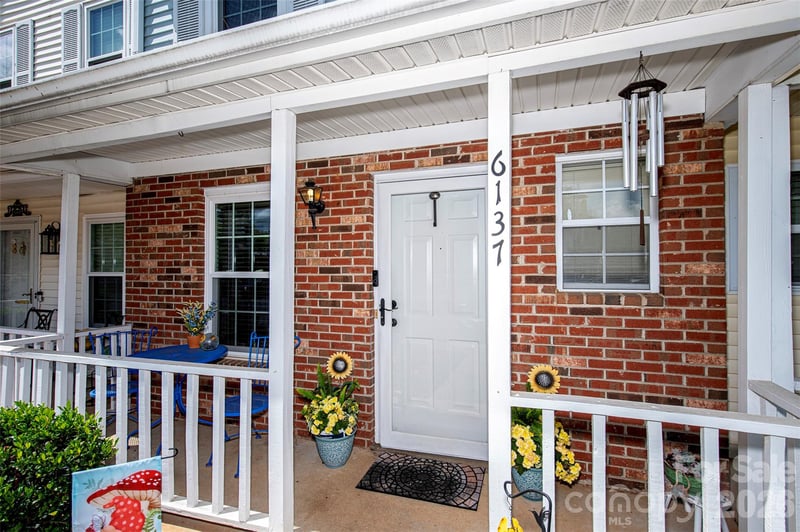 6137 Windsor Gate Ln, Charlotte, NC 28215