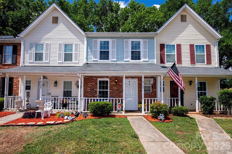 6137 Windsor Gate Ln, Charlotte, NC 28215