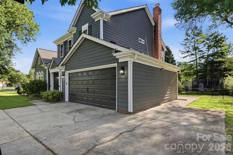 12025 Freshwell Rd, Charlotte, NC 28273
