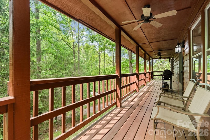 107 Pretty View Ln, Waynesville, NC 28786