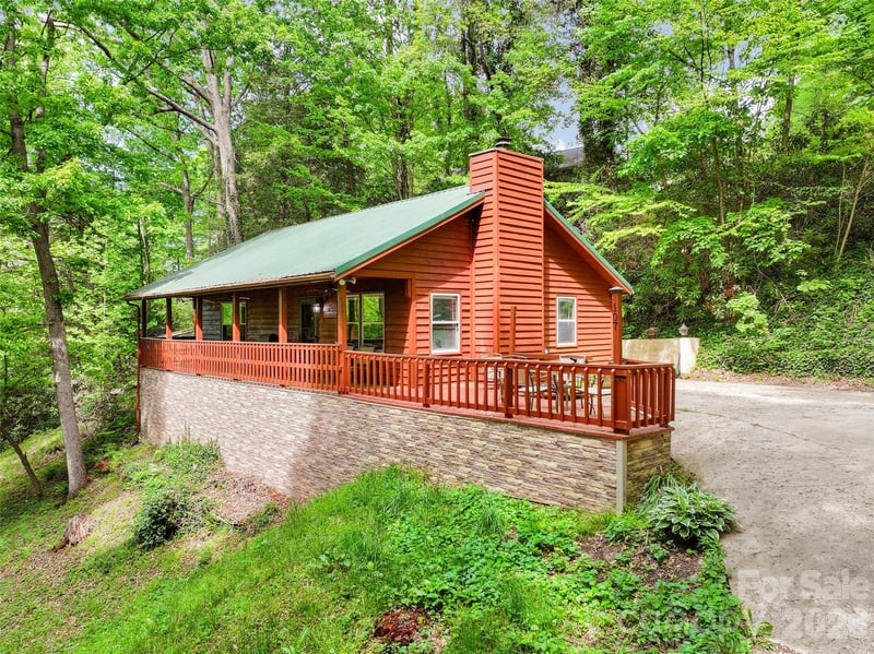 107 Pretty View Ln, Waynesville, NC 28786