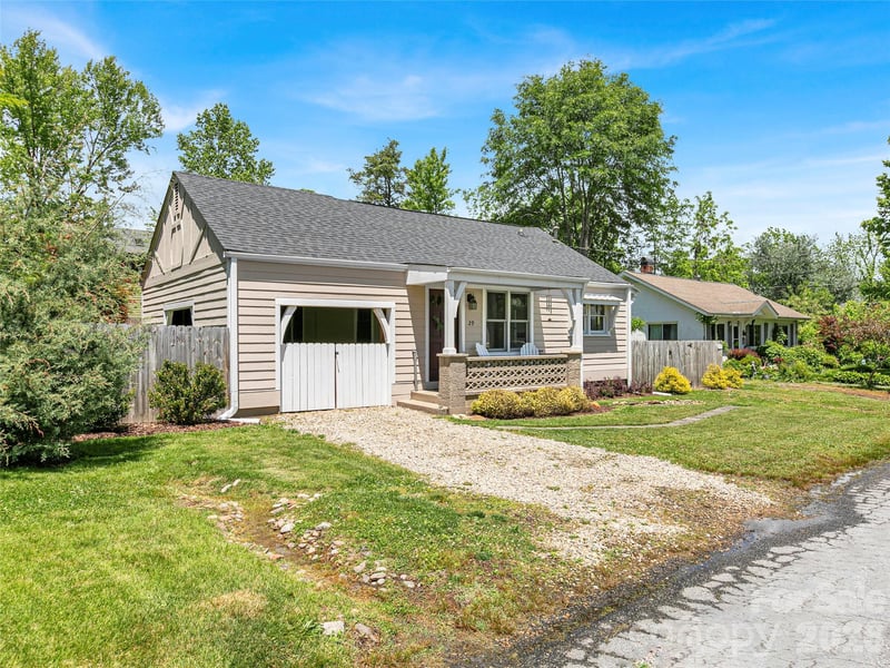29 Salem St, Brevard, NC 28712