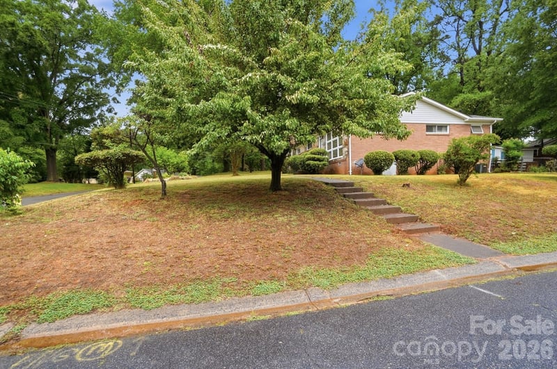 6239 Netherwood Dr, Charlotte, NC 28210