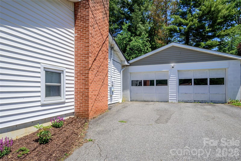 155 Chestnut Pl, Arden, NC 28704