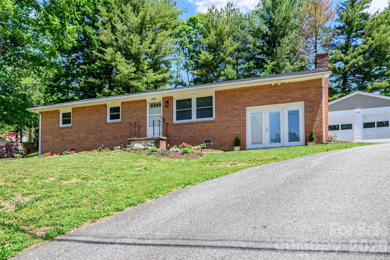 155 Chestnut Pl, Arden, NC 28704