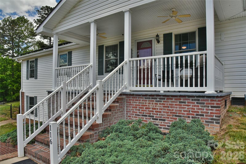 116 Kay Rd, Flat Rock, NC 28731