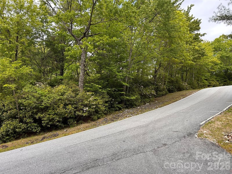 1054 Hawk Mountain Rd, Lake Toxaway, NC 28747