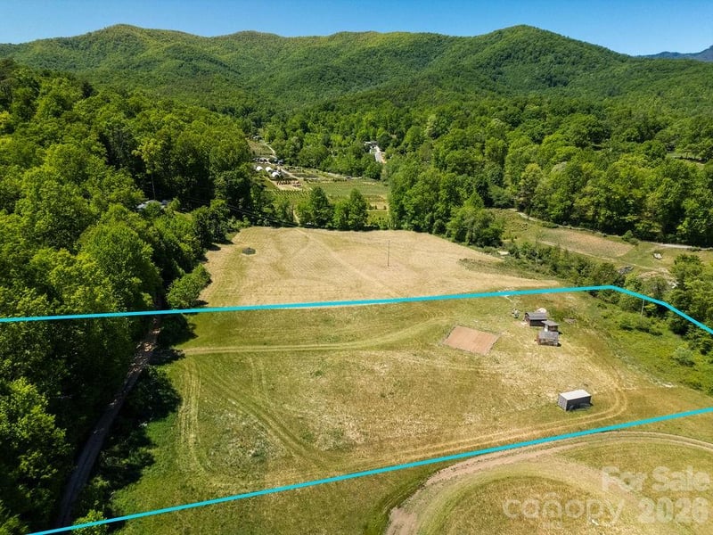 230 Harlow And Cricket Dr, Balsam Grove, NC 28708