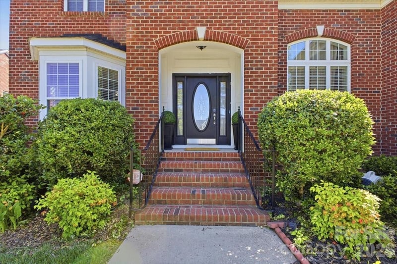 1825 Laveta Rd, Charlotte, NC 28269
