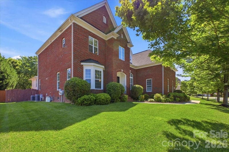 1825 Laveta Rd, Charlotte, NC 28269