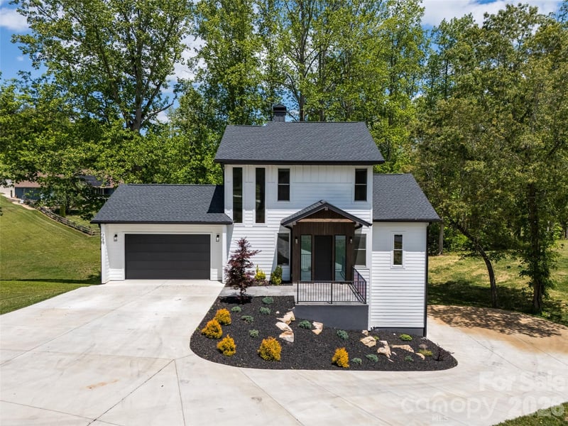 24 Copper Mill Ct, Candler, NC 28715