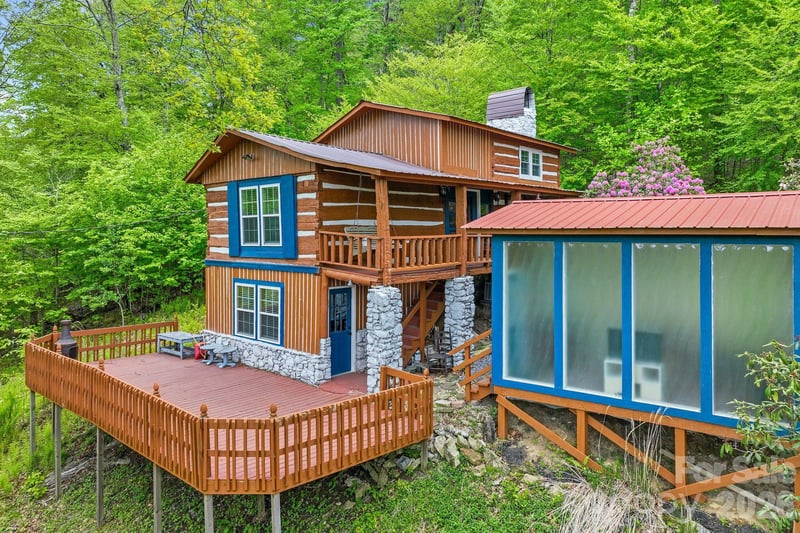 285 Glenaire Dr, Mars Hill, NC 28754
