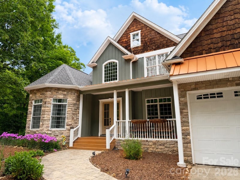 314 Woodland Dr, Swannanoa, NC 28778