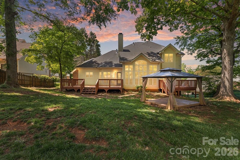 9111 Brocklehurst Ln, Charlotte, NC 28215